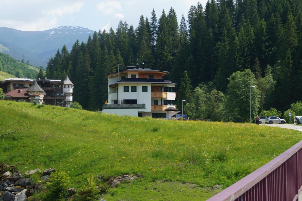 Waidmannsruh Appartements แกร์ลอส ภายนอก รูปภาพ